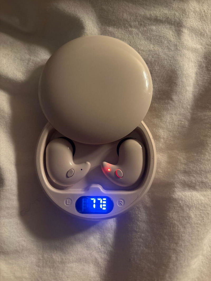 Open ViSound Drift case with its charge display lit